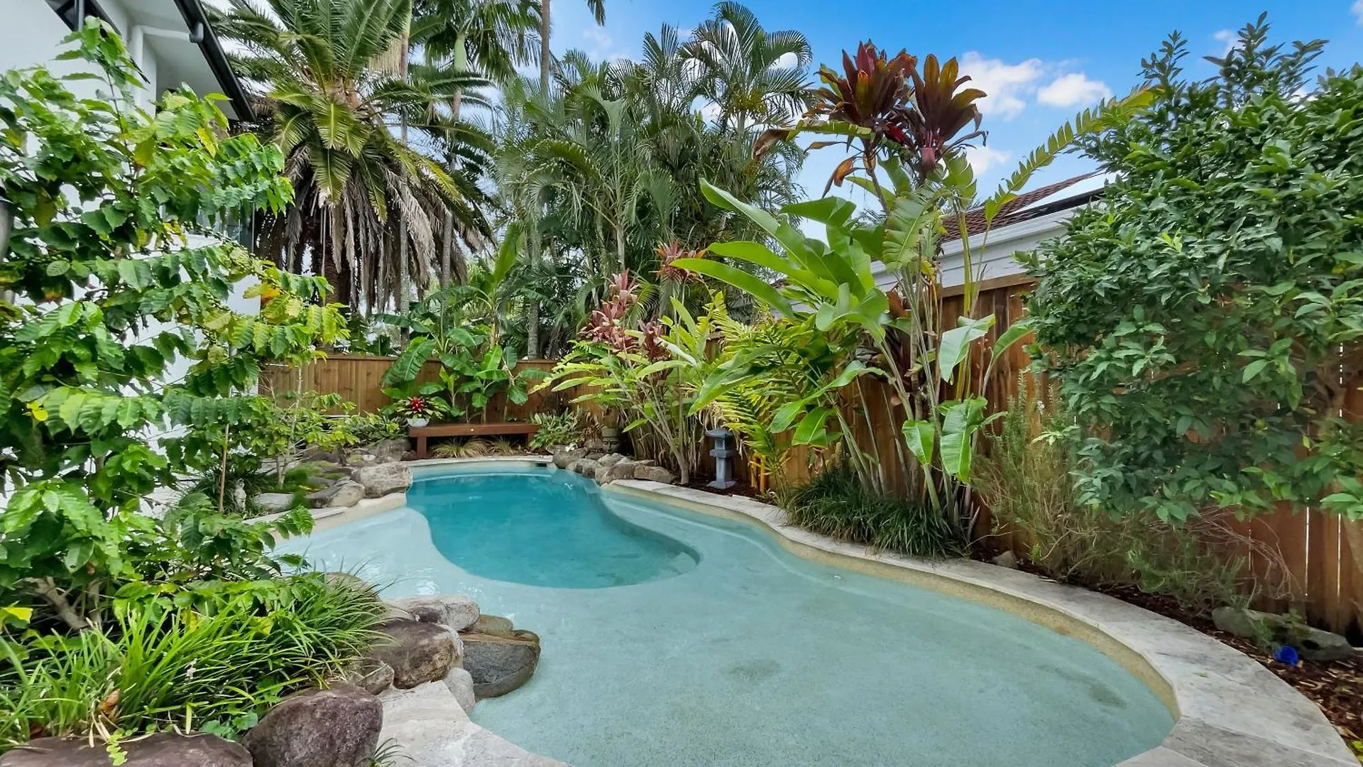 Tranquil Noosa Oasis, Magnesium Pool, Putting Green & Kayaking