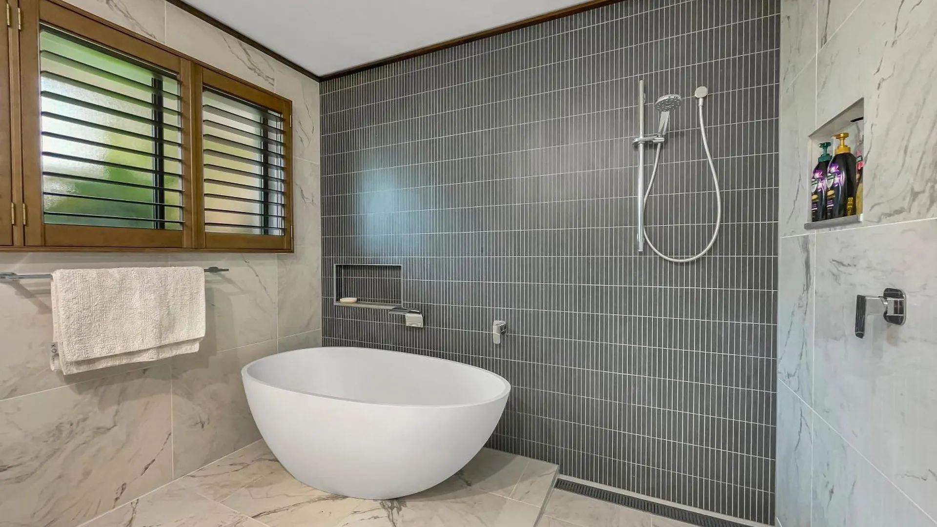 Tranquil Noosa Oasis, Magnesium Pool, Putting Green & Kayaking Holiday home